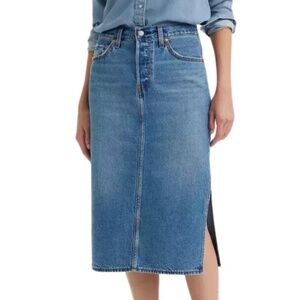 Levi’s Denim Side Slit Skirt - Size 30 / US 10 - ‘90s-inspired midi denim skirt
